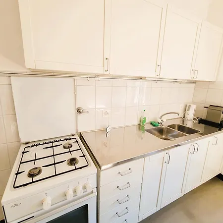Huge 3 Center Next To Hb Apartment *