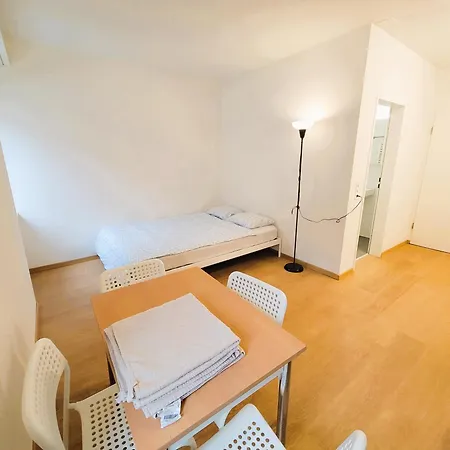 Huge 3 Center Next To Hb Apartment *